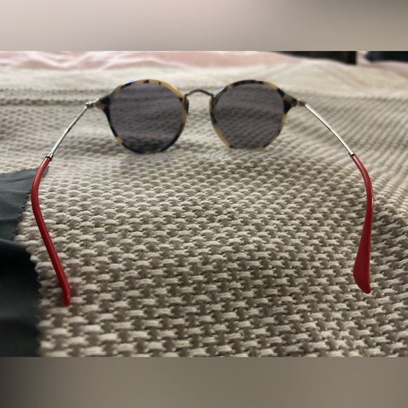 Ray-Ban Round Fleck Sunglasses in Beige Havana - Rare and Never Worn - Picture 5 of 7